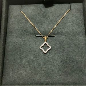 Quatrefoil Pendant Necklace w/ Diamonds 18K Gold